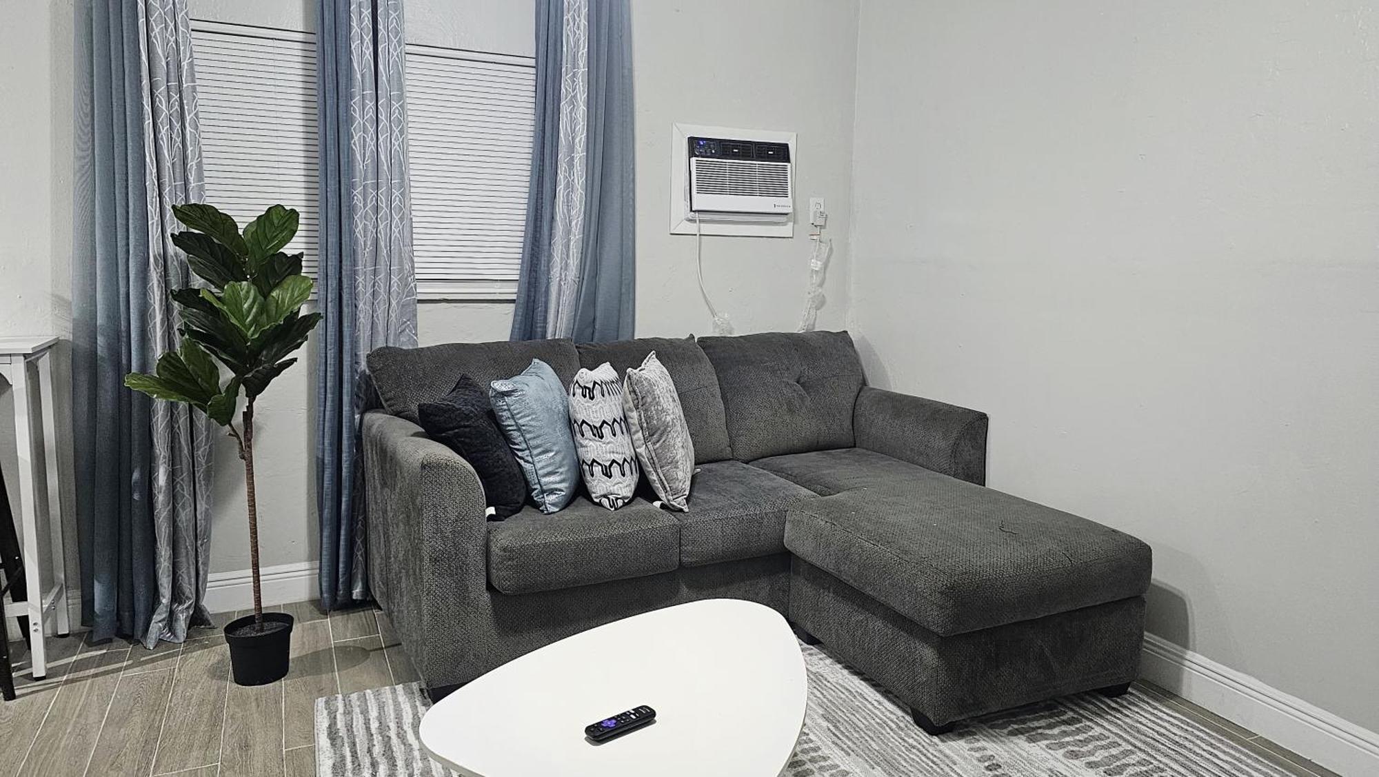 Big Tv Apartment 5 Miles From Hard Rock Casino Hollywood Exterior photo